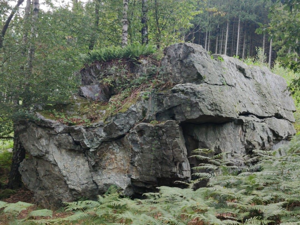 rocks_of_stoumont-big_boulder-4